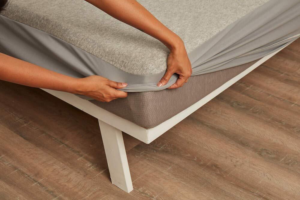 Grey Water - Resistant Mattress Protector - De Matrez